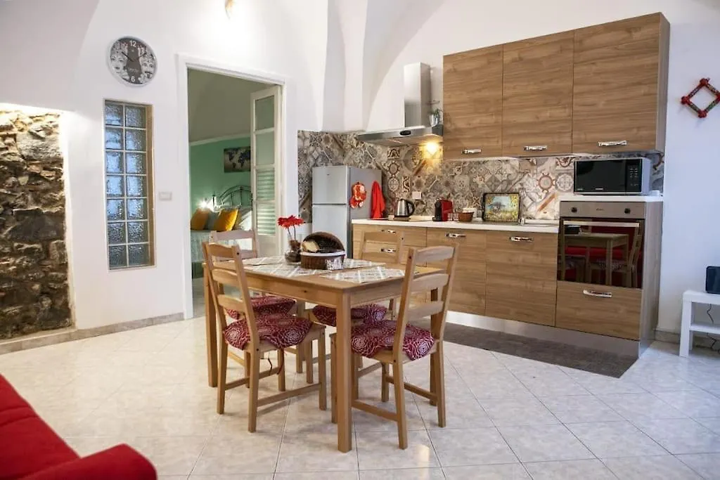 Casa Vacanze - I Portici House Catania 0*,